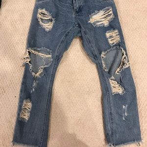 Distressed BF jeans